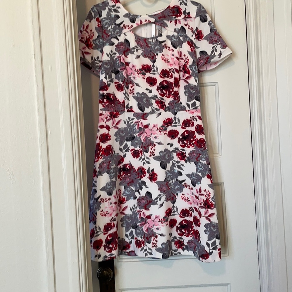 Short sleeve keyhole floral dress small